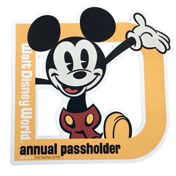 NEW Walt Disney World Annual Passholder Pass Car Magnet - Picture 1 of 4